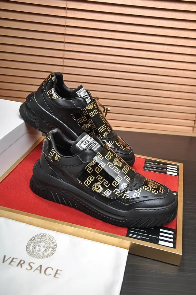 Versace Black Gold Sem cordões Slip-On Couro brilhante Tênis lifestyle 5
