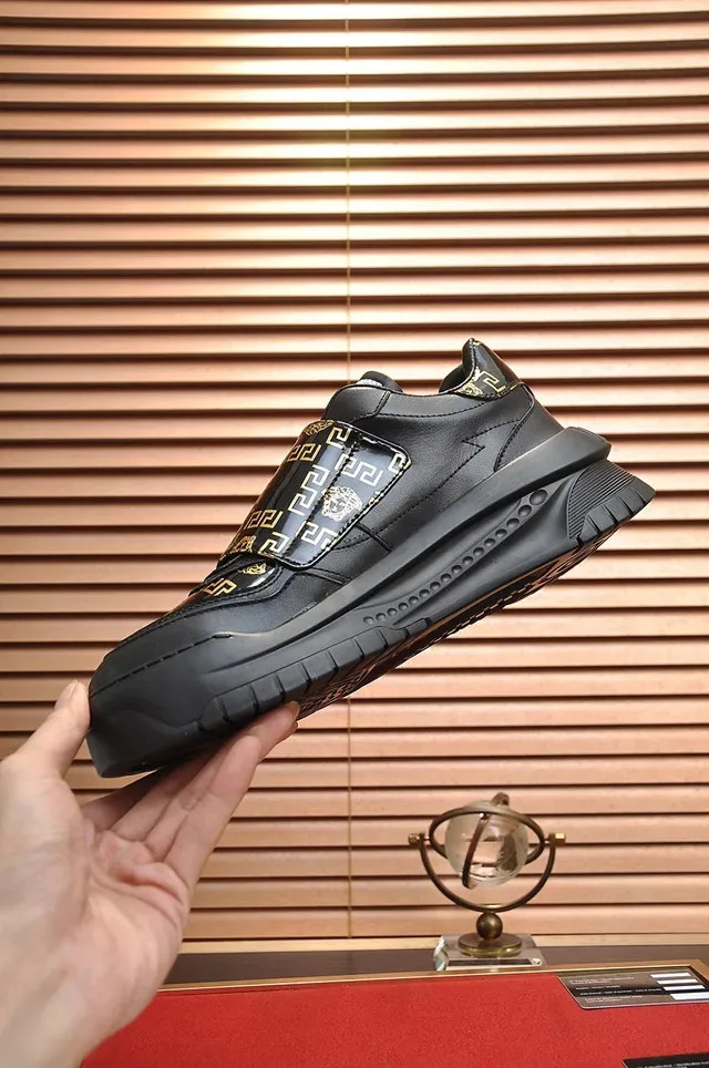 Versace Black Gold Sem cordões Slip-On Couro brilhante Tênis lifestyle 6
