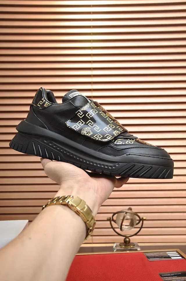 Versace Black Gold Sem cordões Slip-On Couro brilhante Tênis lifestyle 8