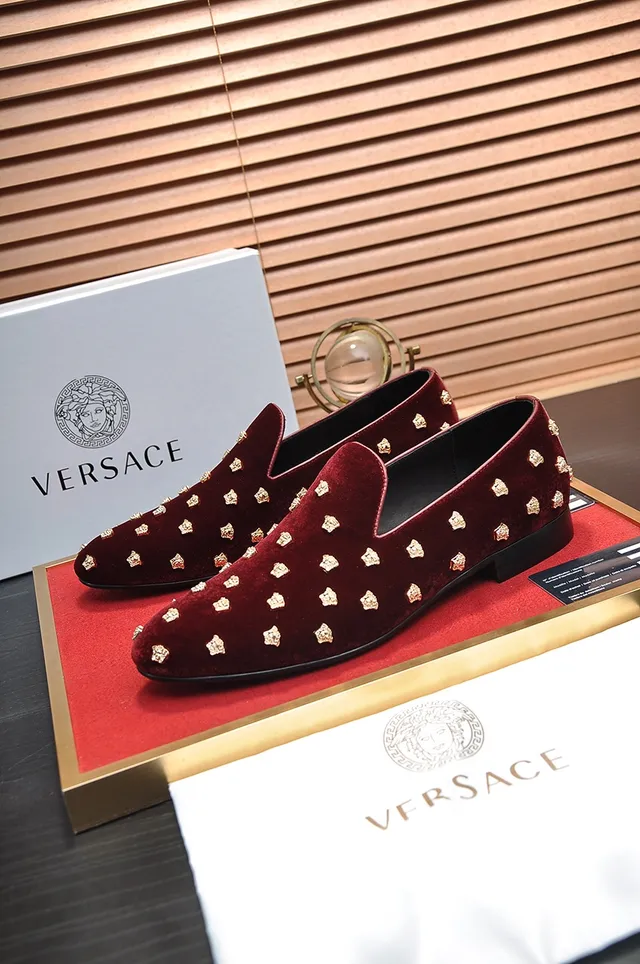 Versace Chain Reaction Bordeaux Doré Velours Supérieur Medusa Stud Embellishment Loafer 5
