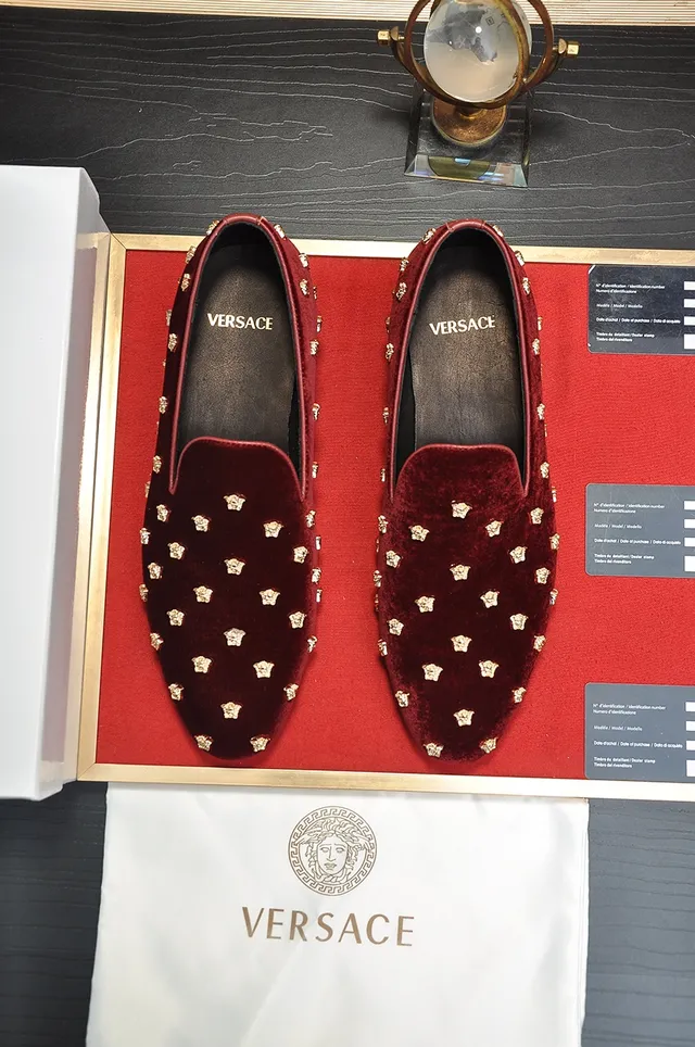 Versace Chain Reaction Bordeaux Doré Velours Supérieur Medusa Stud Embellishment Loafer 4