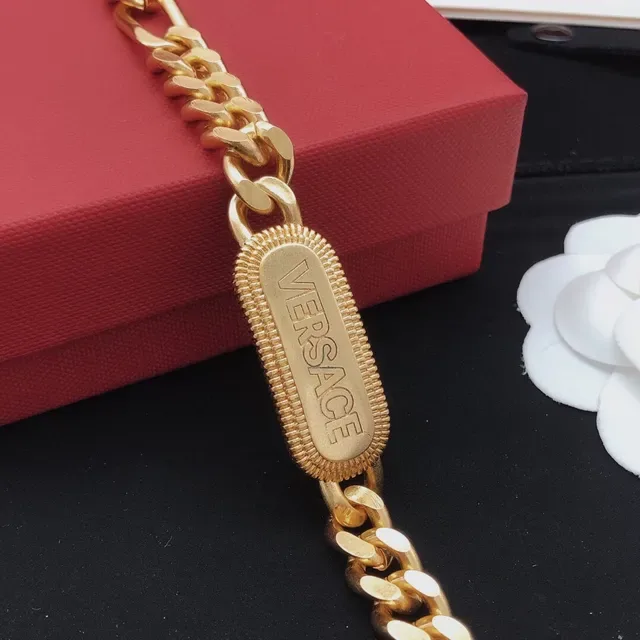 Versace Chain Reaction Collier Doré Curb-Figaro 9
