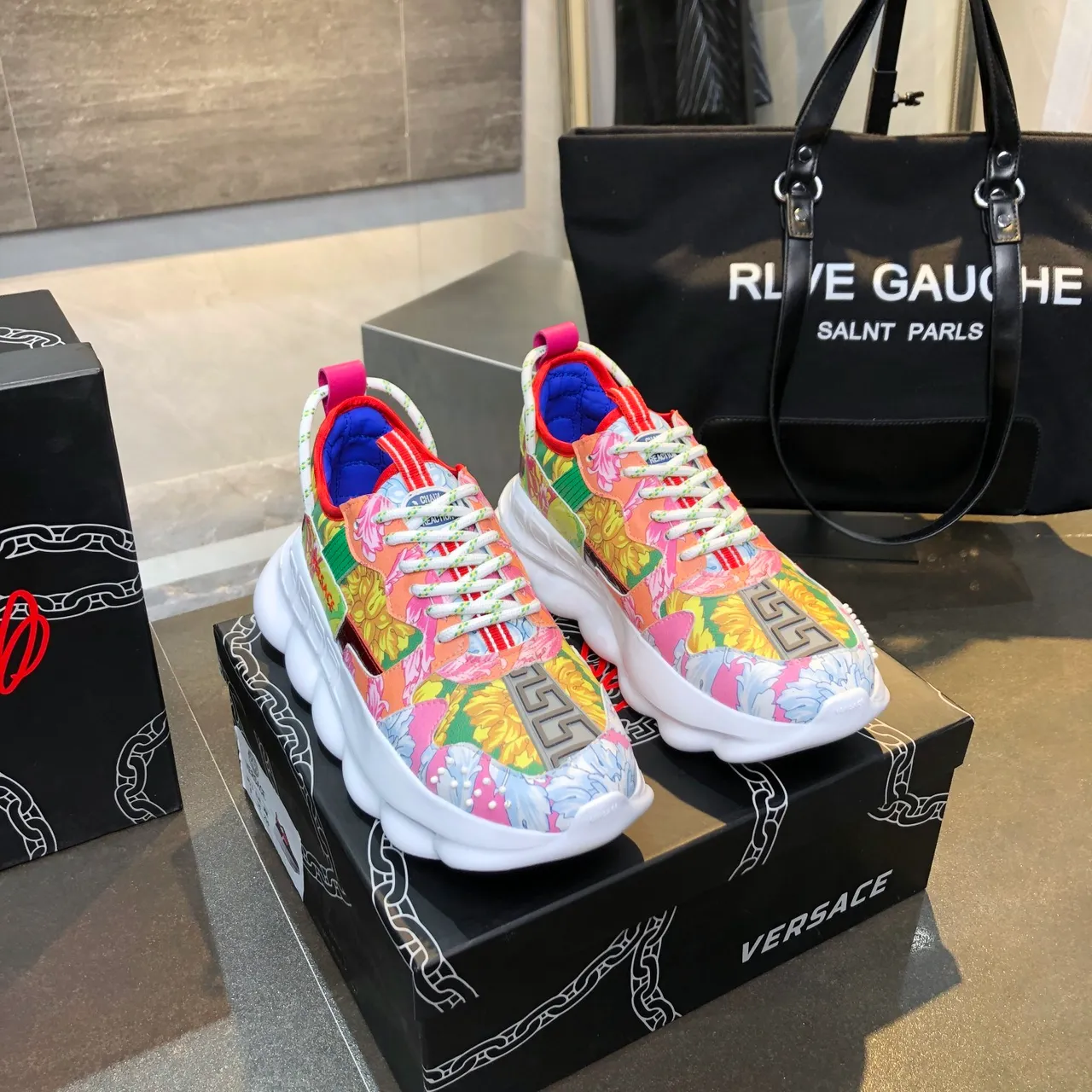Versace Chain Reaction बहुरंगीन फूल प्रिंट चंकी स्नीकर 3