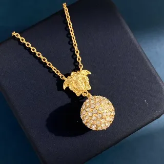 Versace Cadena de Oro y Plata Encanto de Cabeza de Medusa Collar