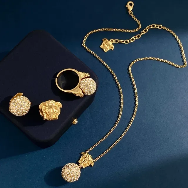 Versace Chaîne Or Argent Charm Tête de Méduse Collier 2