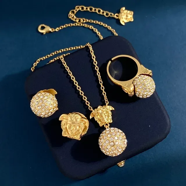 Versace Chaîne Or Argent Charm Tête de Méduse Collier 3