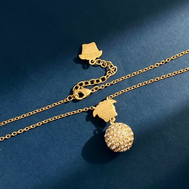 Versace Chaîne Or Argent Charm Tête de Méduse Collier 4
