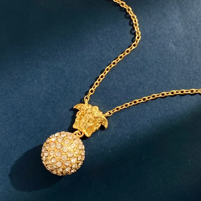 Versace Chaîne Or Argent Charm Tête de Méduse Collier 5