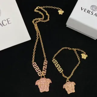 Collar Versace Greca Odissea Cabeza de Medusa de Cristal Rosa