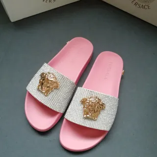 Versace Medusa Slide गुलाबी क्रिस्टल स्ट्रैप स्लिपर्स