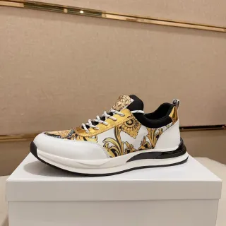 Versace सफेद सोने का बारोक प्रिंट अपर मेड्यूसा हेड हार्डवेयर लाइफस्टाइल स्नीकरज़