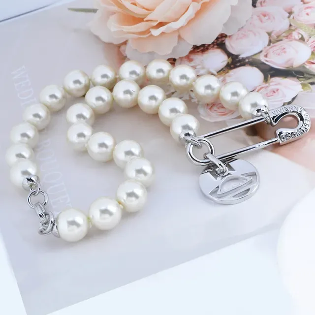 Vivienne Westwood Classic Orb Pearl and Safety-Pin Bracelet 8