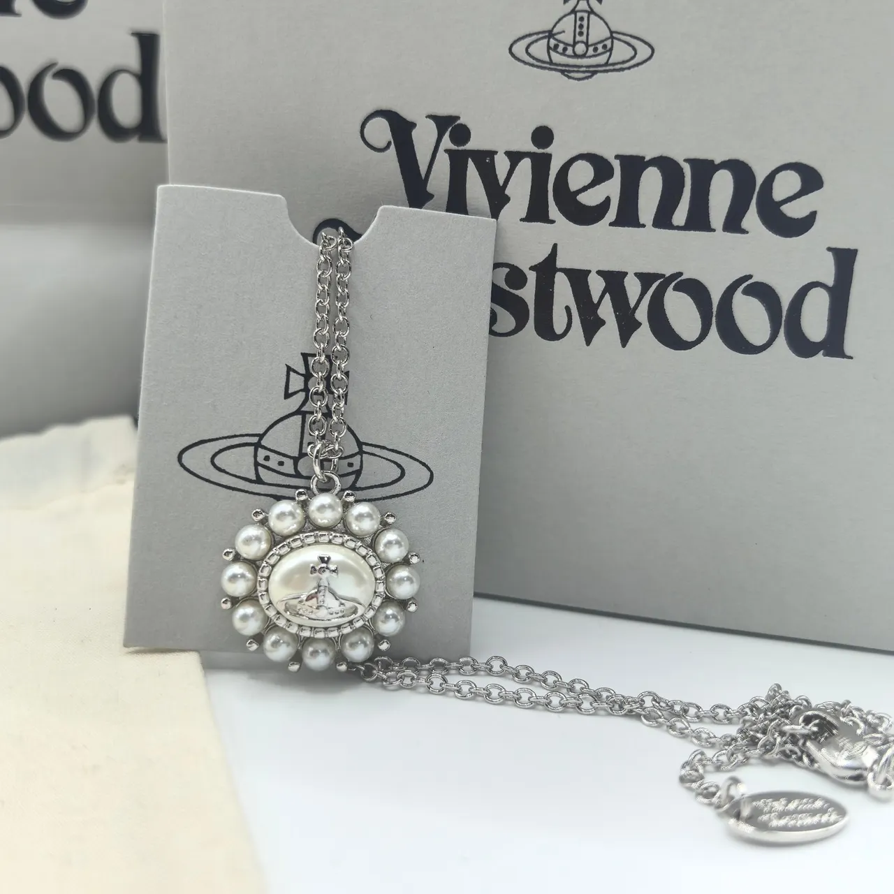 Vivienne Westwood Pérola Orbe Ouro Prata Halo Emblema Brincos 2