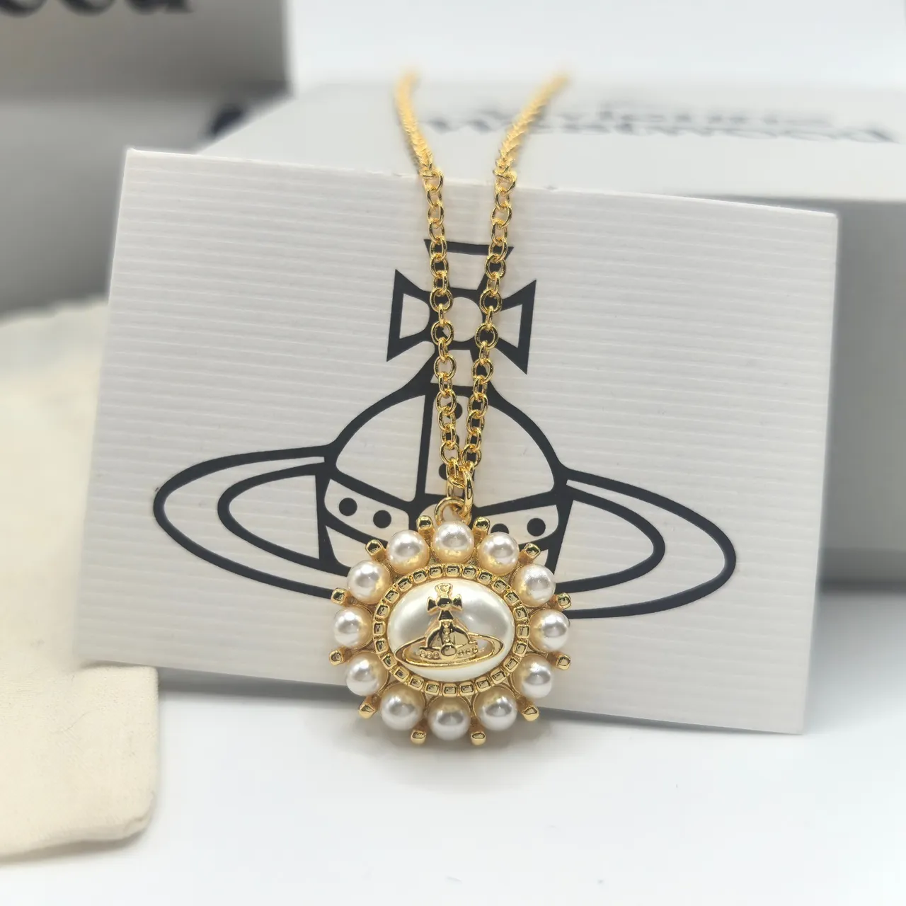 Vivienne Westwood Pérola Orbe Ouro Prata Halo Emblema Brincos 7