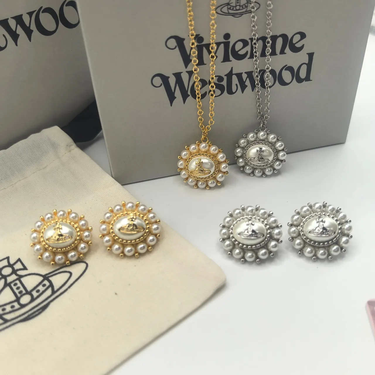 Vivienne Westwood Pérola Orbe Ouro Prata Halo Emblema Brincos 9