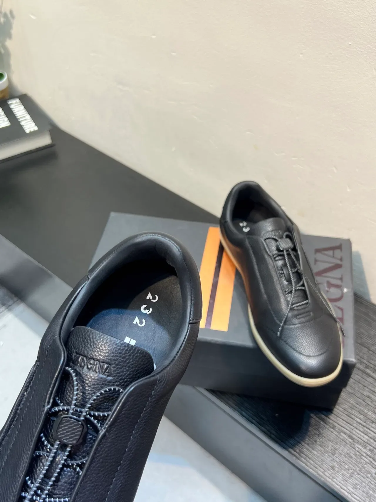 Zegna Noir cuir pebbled sans lacets Toggle sneaker lifestyle 7