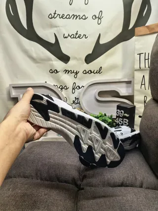 Adidas adizero Baskets Lifestyle en Maille Légère 4