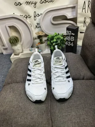 Adidas adizero Baskets Lifestyle en Maille Légère 10