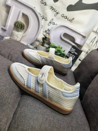 Adidas 米色棕色 无带 玛丽珍 系带 麂皮鞋面 生活方式运动鞋 7