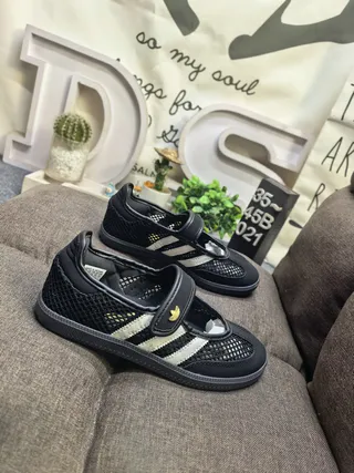 Adidas 米色棕色 无带 玛丽珍 系带 麂皮鞋面 生活方式运动鞋 19
