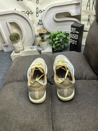 Adidas Beige White Low-Profile Mesh-and-Synthetic Upper Running Shoes 8