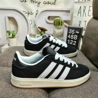 Adidas काला और सफेद थ्री स्ट्राइप लाइफस्टाइल स्नीकर