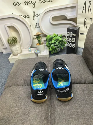 Adidas Black Blue Low-Top Leather Upper Lifestyle Sneakers 8