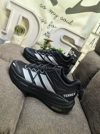 Adidas Black White Mesh And Synthetic Upper Silver Three-Stripe Overlay Lifestyle Sneakers 7