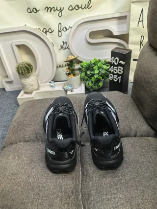 Adidas Black White Mesh And Synthetic Upper Silver Three-Stripe Overlay Lifestyle Sneakers 8