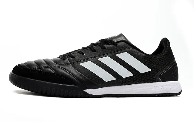 Adidas Chaussures de football indoor noir blanc cuir matelassé orteil tige maille 7