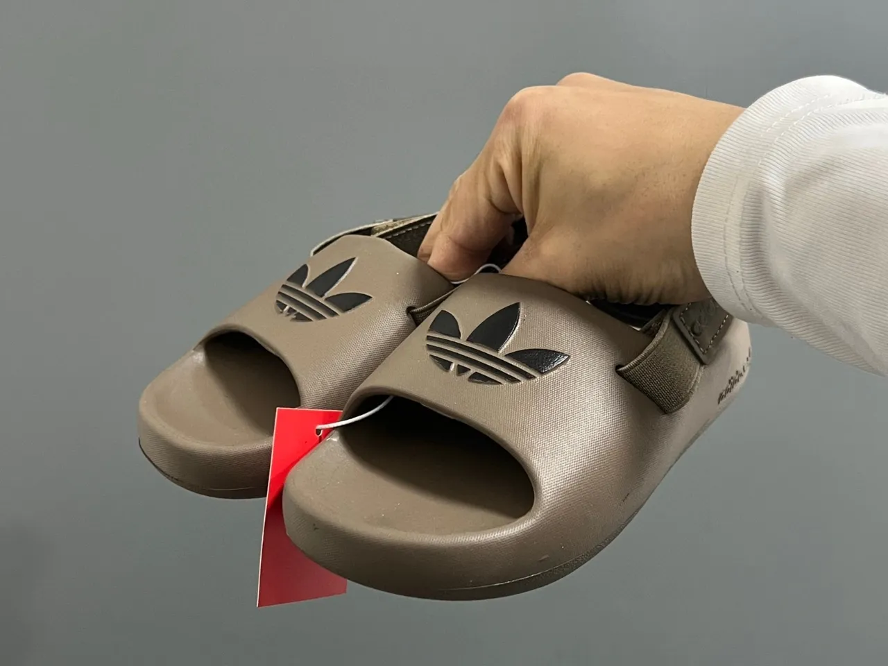 Adidas Bleu Noir Construction EVA Moulée Sangle Unique Large d'Avant-Pied Sandales Casuales 21