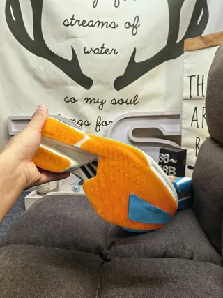 Adidas Zapatillas de running azul naranja silueta de carreras simplificada malla superior ingenieril 4