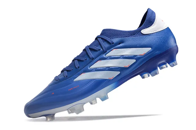 Adidas নীল সাদা নিম্ন কাট সক-ফিট কলার সিন্থেটিক লেদার আপার ফার্ম-গ্রাউন্ড ফুটবল জুতা 17