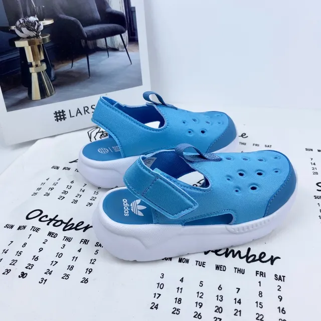 Adidas Blue White Perforated Mesh Upper T-Strap Closure Casual Sandals 11