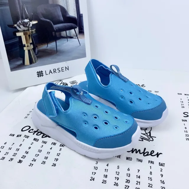 Adidas Blue White Perforated Mesh Upper T-Strap Closure Casual Sandals 13