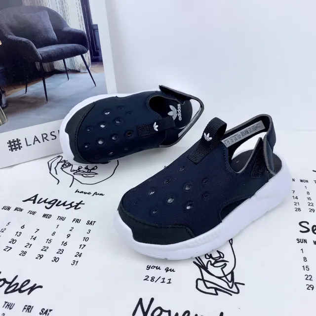 Adidas Blue White Perforated Mesh Upper T-Strap Closure Casual Sandals 17
