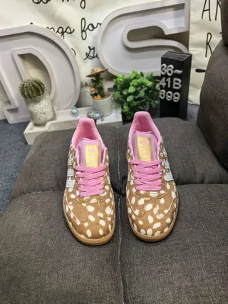 Adidas Brown Pink Spotted Upper Lining And Laces Lifestyle Sneakers 10