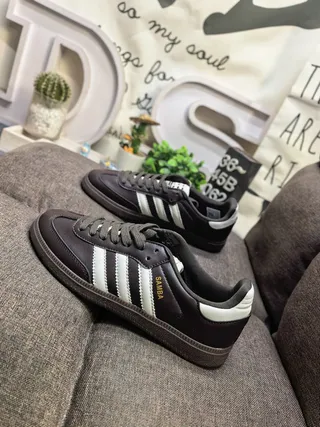 Adidas Brown White Low-Top Leather Upper Lifestyle Sneakers 7
