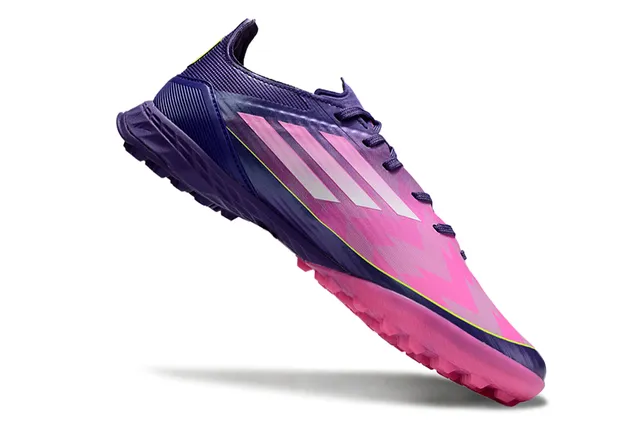 Adidas F50 Botas de Futebol Turf Roxo Rosa Low-Cut Upper Sintético com Três Rayas Superpostas 2