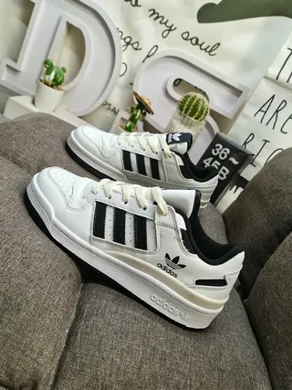 Adidas Forum White Black Low-Top Leather Upper Lifestyle Sneakers 7