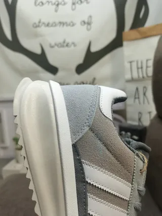 Adidas Cinza e Branco Retro Runner Silhouette Suede e Sintético Superior Lifestyle Sneakers 3