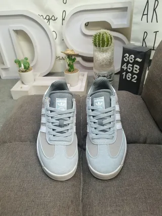 Adidas Cinza e Branco Retro Runner Silhouette Suede e Sintético Superior Lifestyle Sneakers 10