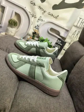 Adidas Green Two-Tone Suede And Leather Gum Rubber Sole Lifestyle Sneakers 7