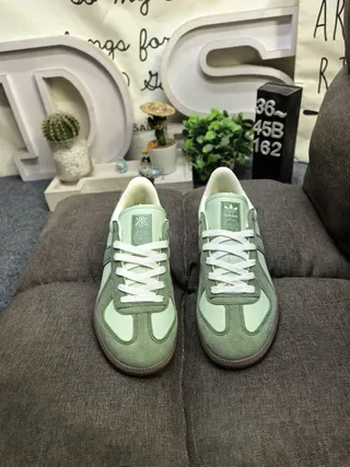 Adidas Green Two-Tone Suede And Leather Gum Rubber Sole Lifestyle Sneakers 10