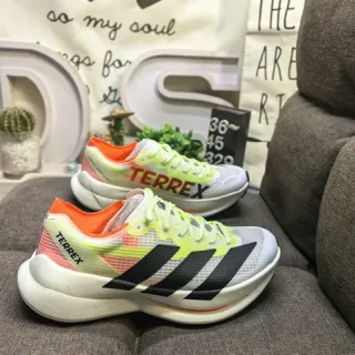 Adidas Zapatillas de running con upper de malla multicolor blanca, midsole de espuma esculpida