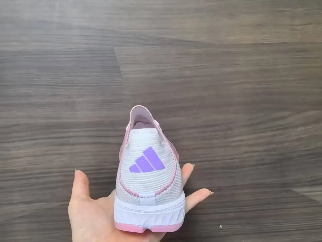 Adidas Chaussures de football turf rose blanc iridiscent synthétiques avec col en maille 10