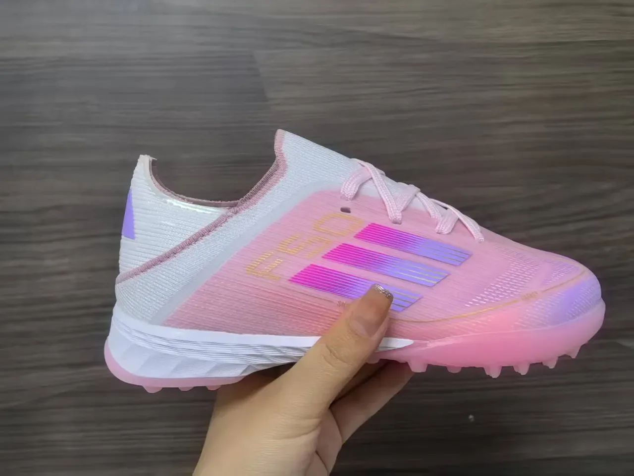 Adidas Chaussures de football turf rose blanc iridiscent synthétiques avec col en maille 12