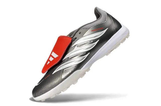 Adidas Predator Gris Rojo Sin cordones Cierre de correa Plateado metálico Superior texturizado Césped Zapatos de fútbol 3