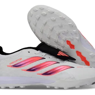 Adidas Predator Zapatos de fútbol Turf blanco y rosa sintético texturizado con diseño de tres rayas en gradiente
