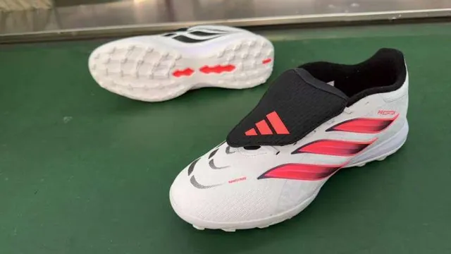 Adidas Predator White Pink Synthetic Textured Upper Gradient Three-Stripe Design Turf Soccer Shoes 11